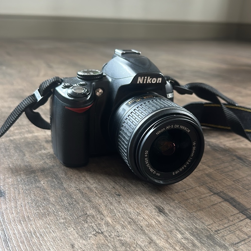 Nikon D3000 Camera Bundle